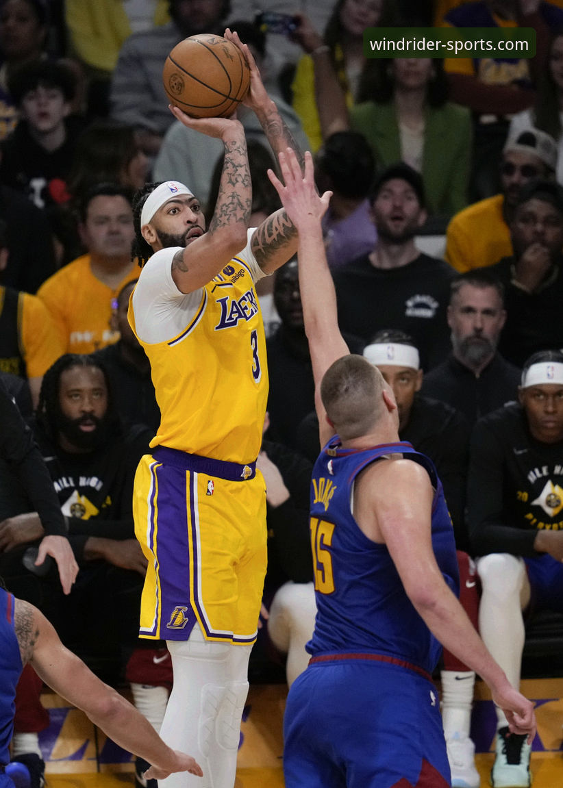 洛杉矶湖人进攻火力全开：一场137-130胜利背后的战术深度解析